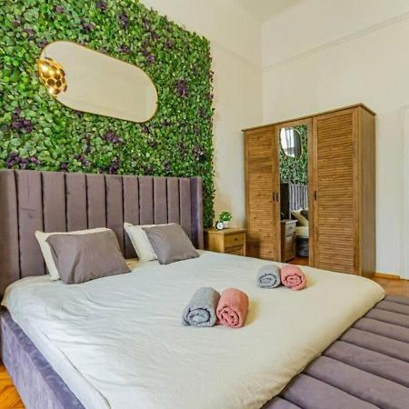 Luxury Apartment By The Famous Vaci Street Budapest Esterno foto
