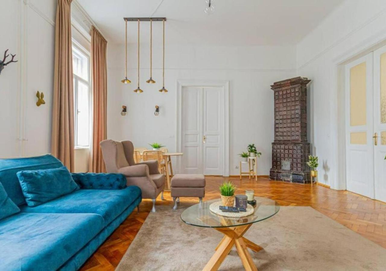 Luxury Apartment By The Famous Vaci Street Budapest Esterno foto
