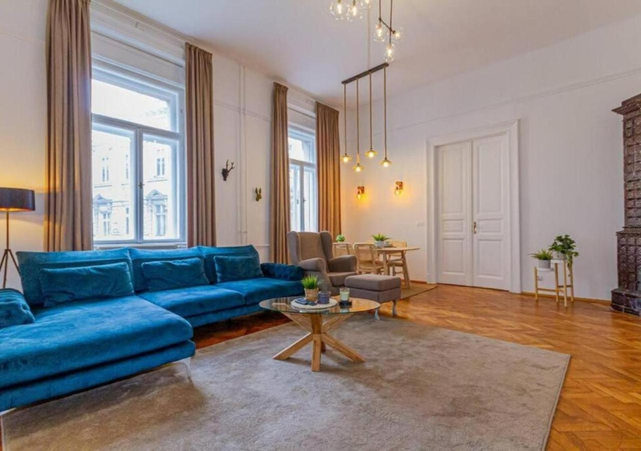 Luxury Apartment By The Famous Vaci Street Budapest Esterno foto